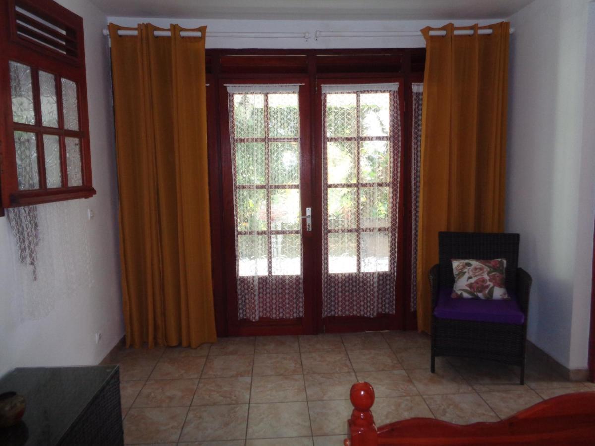 Appartement Jardin Bananier à Deshaies Extérieur photo